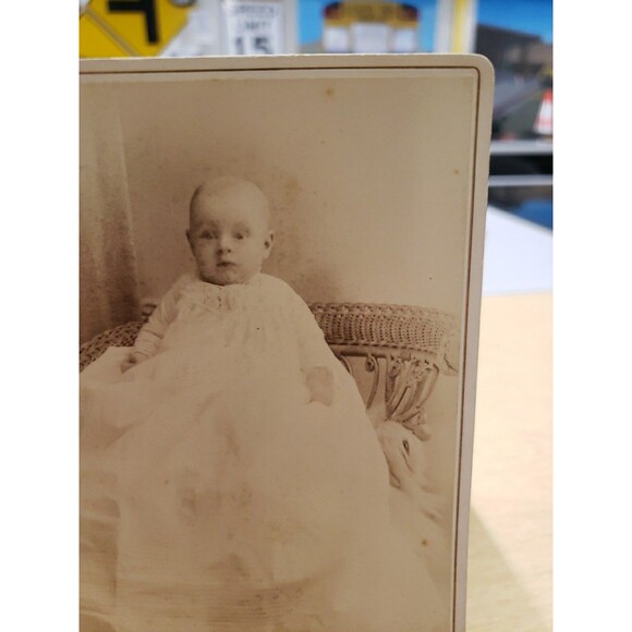 Antique Cabinet Card Photo Baby Infant c1880s LaTour Photographer Sedalia MO - Picture 3 of 12